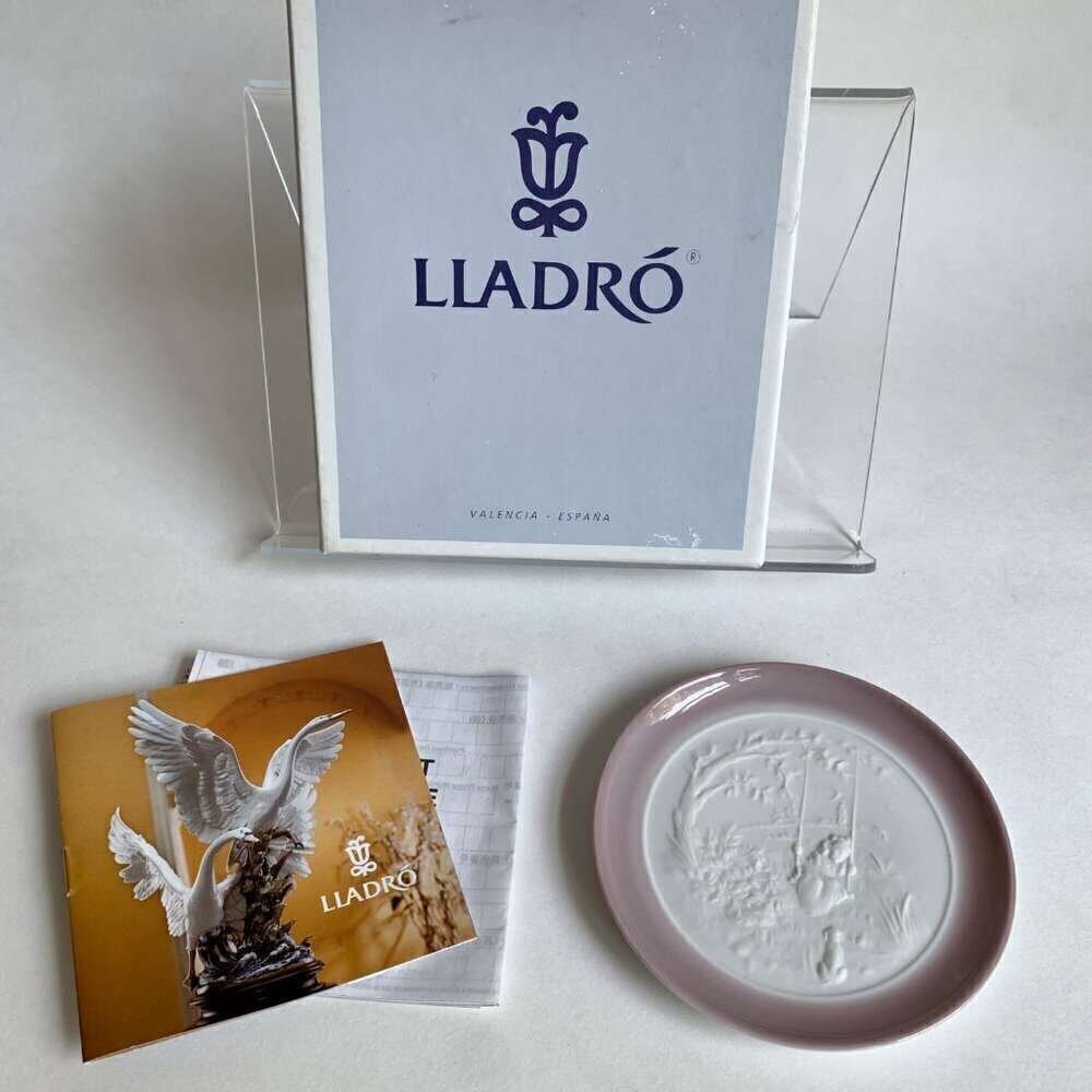 Lladro Girl on Swing Mini Plate WITH BOX AND PAPERS